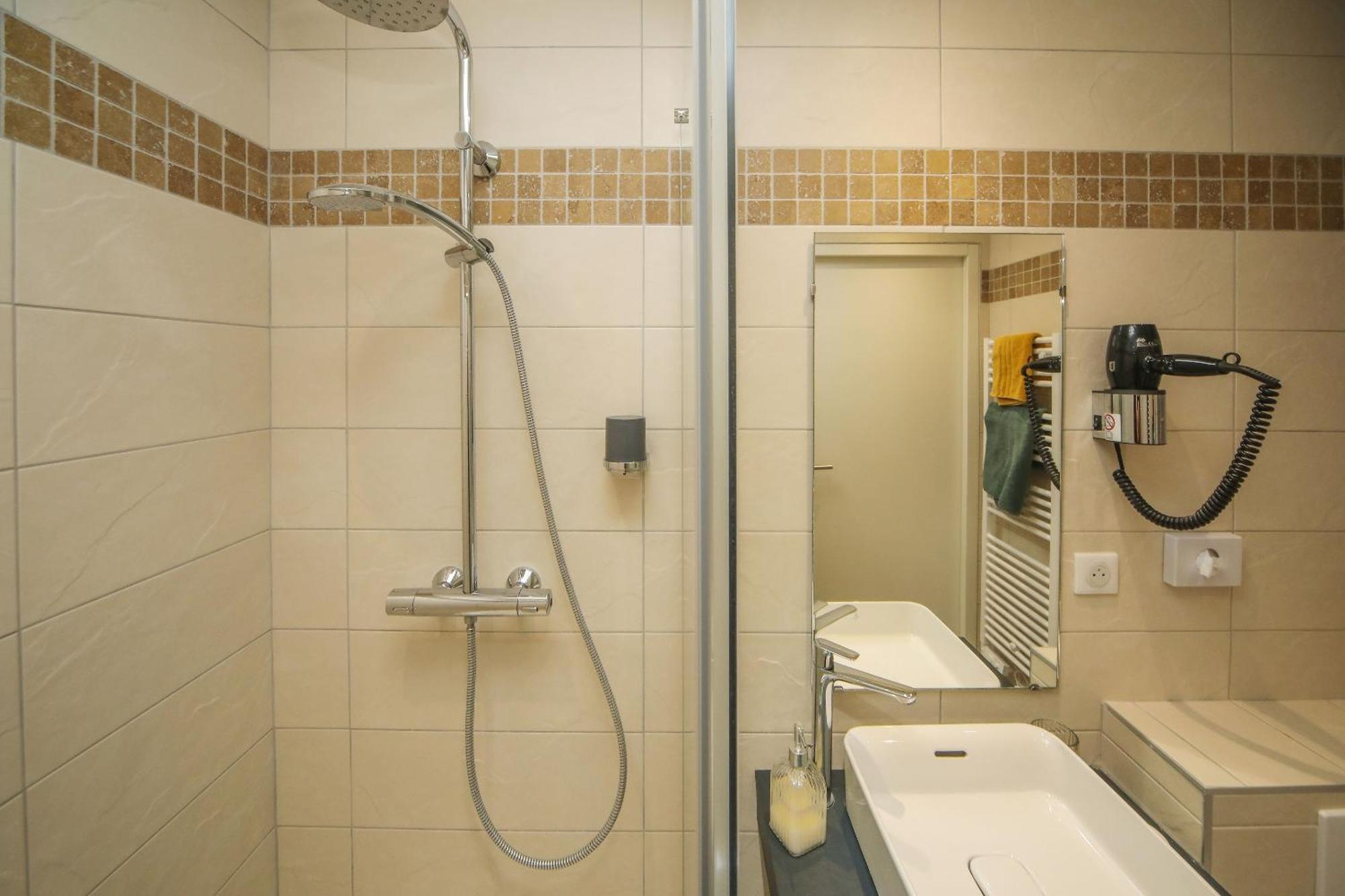 Hotel O Chiroulet バニエール・ド・ビゴール エクステリア 写真